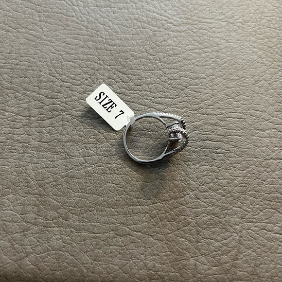 Charmed Aroma | Size 7 Ring - Picture 6 of 8